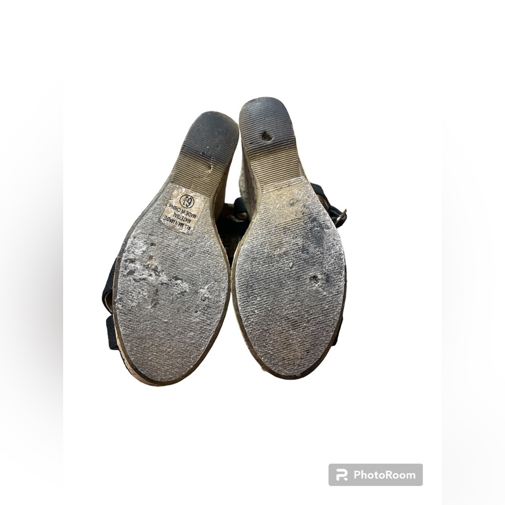 SODA T STRAP PLATFORM WEDGE HEEL - Picture 7 of 8